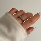 Şerit Taşlı Yüzük