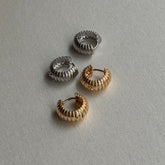 Yuvarlak İstiridye Küpe