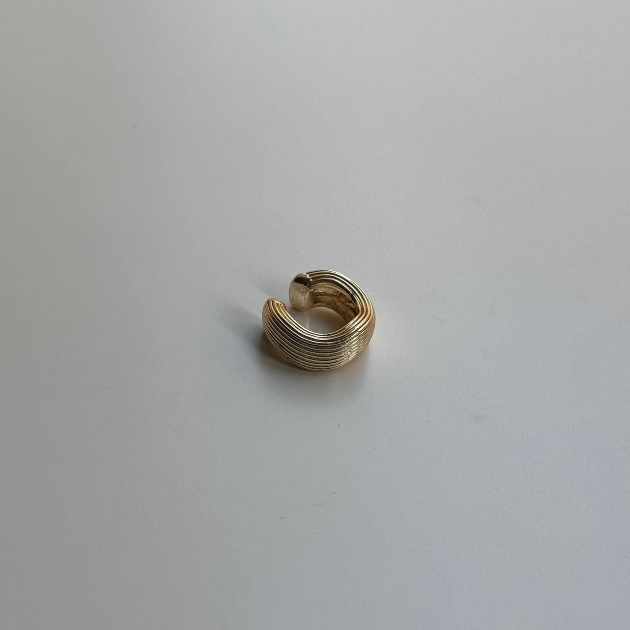 Asimetrik Eaurcuff