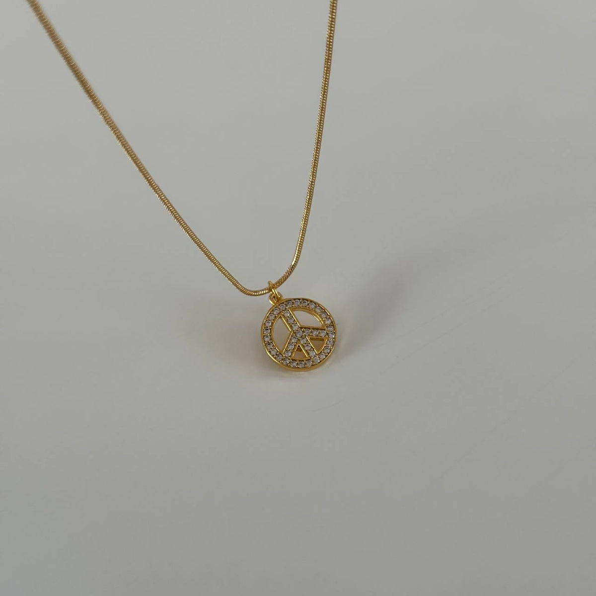 Taşlı Barış Sembol Kolye