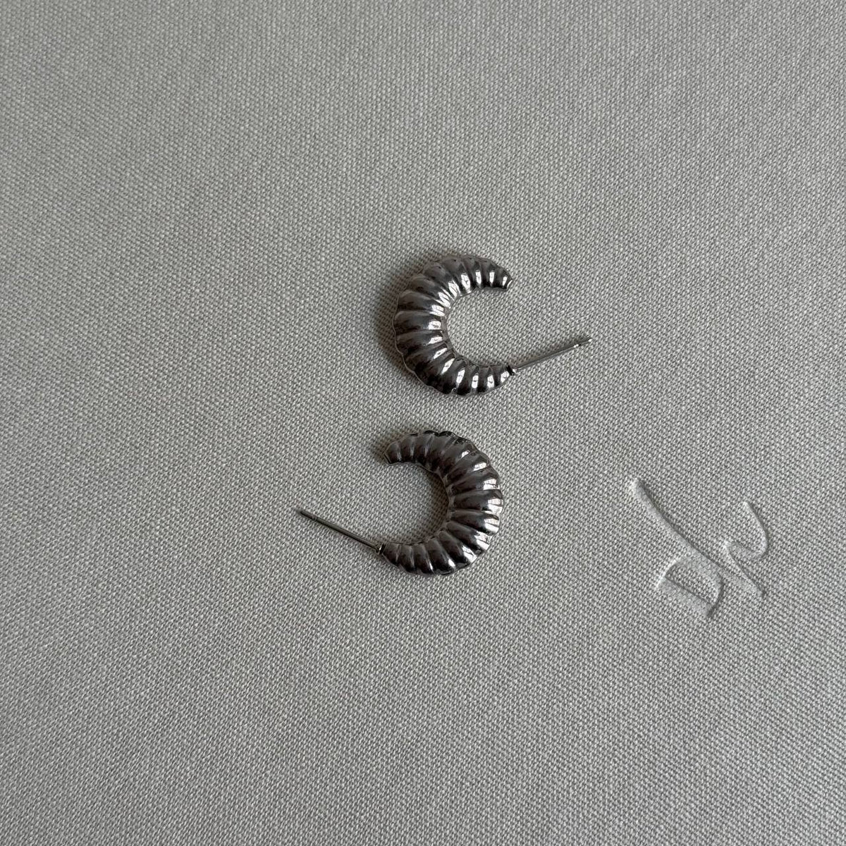 Yarı İstiridye Küpe