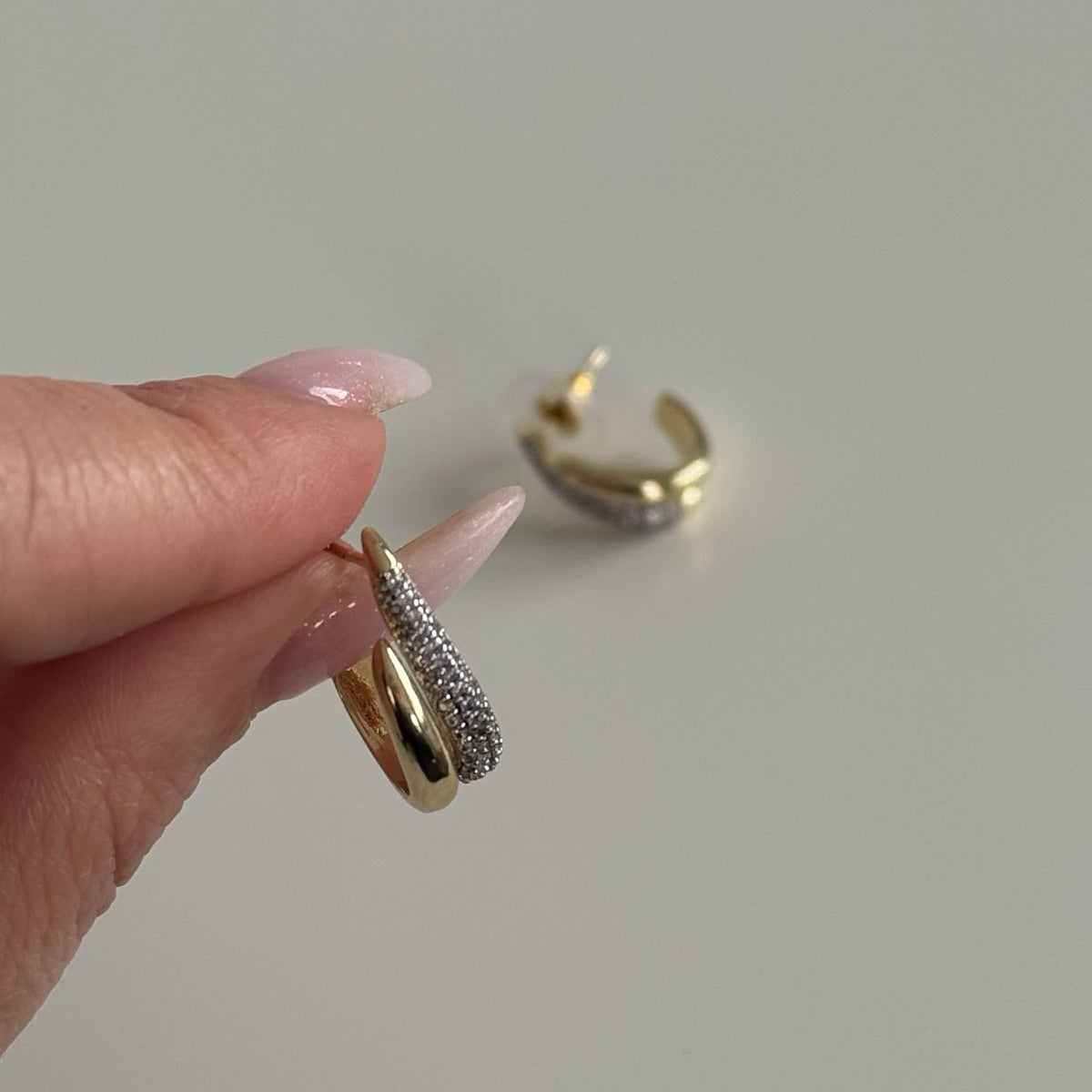 Yarı Taşlı Asimetrik Model Küpe