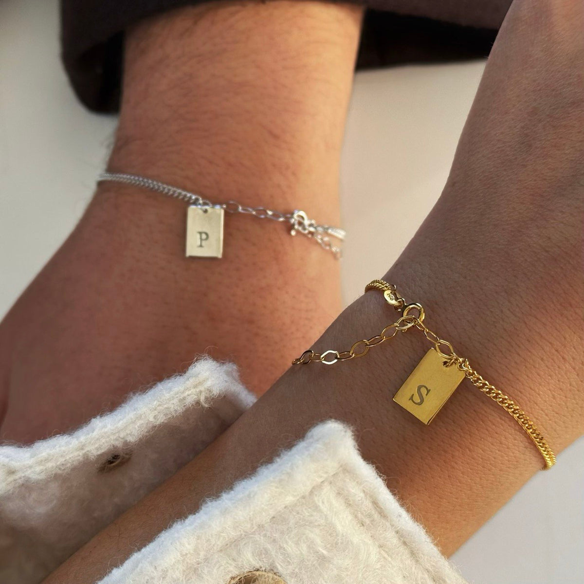 Plaka Kazıma Harf Çift Bileklik/925 Gümüş