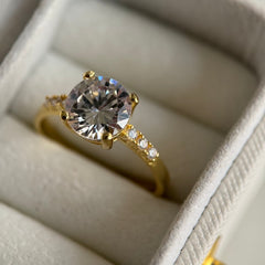 Oval Tek Taş Yüzük /925 Gümüş